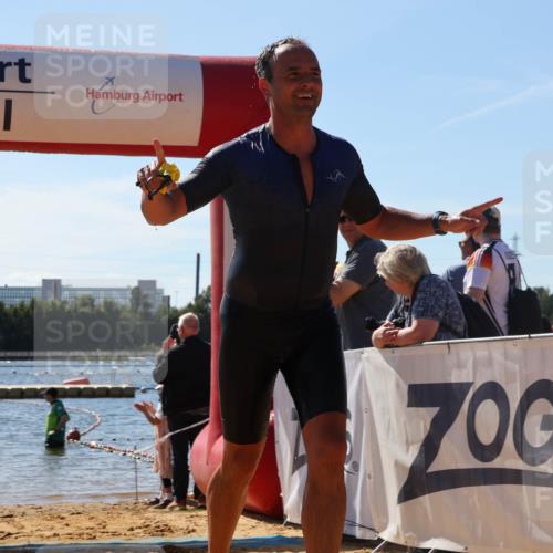 07.09.2025 - 19. Norderstedt Triathlon Luisa Fischer http://msf.ph/oto/8764099 07.09.2025 12:30:43 Schwimmen 222, 1270 meine-sportfotos.de
