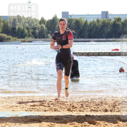 07.09.2025 - 19. Norderstedt Triathlon Luisa Fischer http://msf.ph/oto/8764130 07.09.2025 15:01:53 Schwimmen 397, 878, 885 meine-sportfotos.de