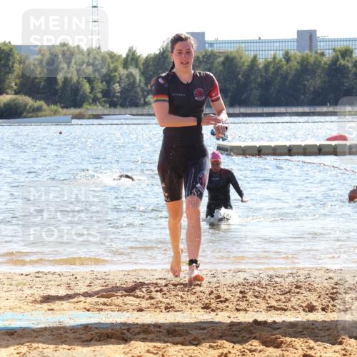 07.09.2025 - 19. Norderstedt Triathlon Luisa Fischer http://msf.ph/oto/8764132 07.09.2025 15:01:53 Schwimmen 397, 878, 885 meine-sportfotos.de