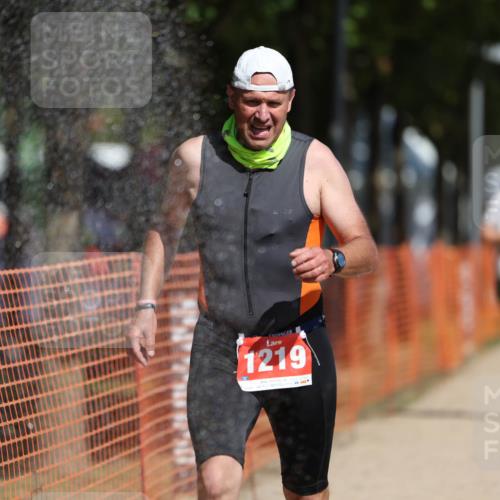 07.09.2025 - 19. Norderstedt Triathlon Michael Strokosch http://msf.ph/oto/8764135 07.09.2025 12:11:36 Laufen 719, 1219 meine-sportfotos.de