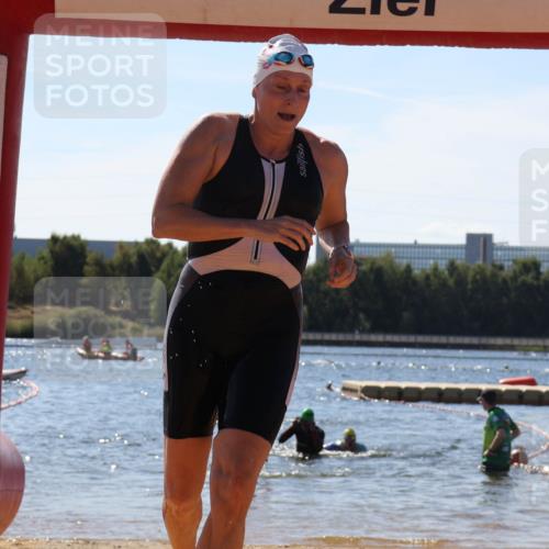 07.09.2025 - 19. Norderstedt Triathlon Luisa Fischer http://msf.ph/oto/8764140 07.09.2025 12:30:51 Schwimmen 222, 351 meine-sportfotos.de