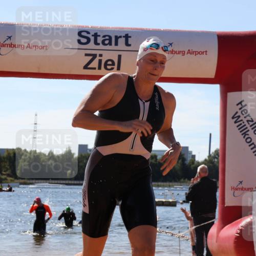 07.09.2025 - 19. Norderstedt Triathlon Luisa Fischer http://msf.ph/oto/8764150 07.09.2025 12:30:52 Schwimmen 222, 351 meine-sportfotos.de