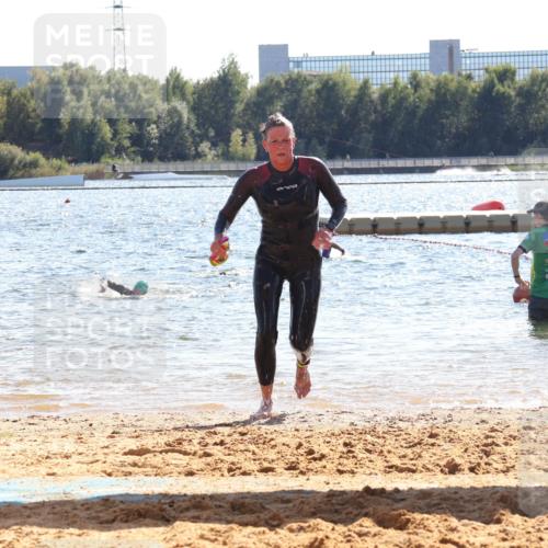 07.09.2025 - 19. Norderstedt Triathlon Luisa Fischer http://msf.ph/oto/8764201 07.09.2025 15:02:00 Schwimmen 397, 878, 885, 939 meine-sportfotos.de