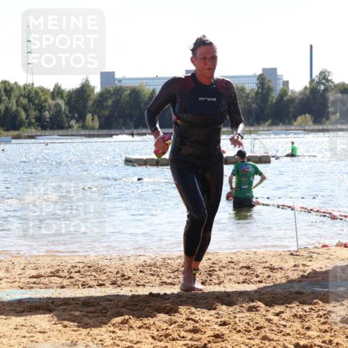 07.09.2025 - 19. Norderstedt Triathlon Luisa Fischer http://msf.ph/oto/8764234 07.09.2025 15:02:03 Schwimmen 878, 885, 939 meine-sportfotos.de