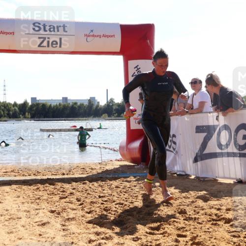 07.09.2025 - 19. Norderstedt Triathlon Luisa Fischer http://msf.ph/oto/8764252 07.09.2025 15:02:04 Schwimmen 878, 939 meine-sportfotos.de