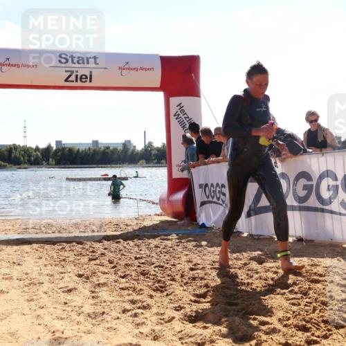 07.09.2025 - 19. Norderstedt Triathlon Luisa Fischer http://msf.ph/oto/8764257 07.09.2025 15:02:04 Schwimmen 878, 939 meine-sportfotos.de