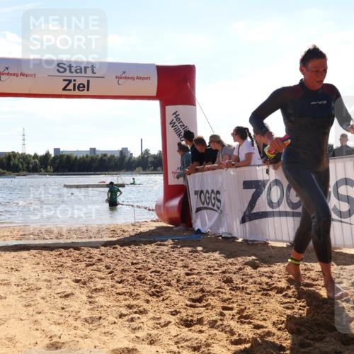 07.09.2025 - 19. Norderstedt Triathlon Luisa Fischer http://msf.ph/oto/8764261 07.09.2025 15:02:05 Schwimmen 878, 939 meine-sportfotos.de