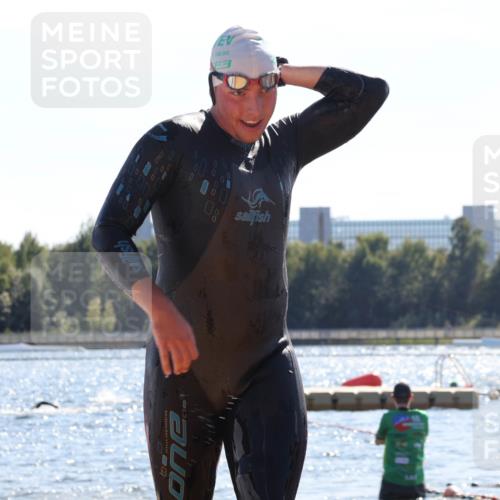 07.09.2025 - 19. Norderstedt Triathlon Luisa Fischer http://msf.ph/oto/8764275 07.09.2025 15:02:29 Schwimmen 401, 882, 1545 meine-sportfotos.de
