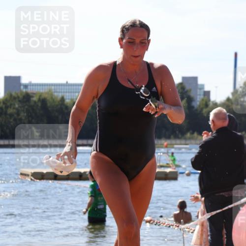 07.09.2025 - 19. Norderstedt Triathlon Luisa Fischer http://msf.ph/oto/8764281 07.09.2025 12:31:24 Schwimmen 745 meine-sportfotos.de