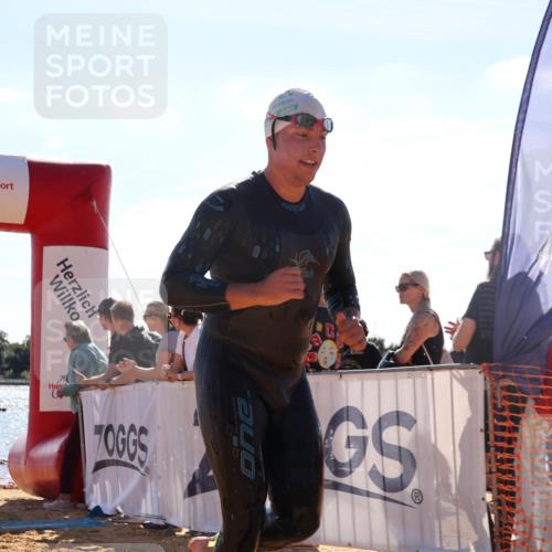07.09.2025 - 19. Norderstedt Triathlon Luisa Fischer http://msf.ph/oto/8764302 07.09.2025 15:02:31 Schwimmen 401, 1545 meine-sportfotos.de
