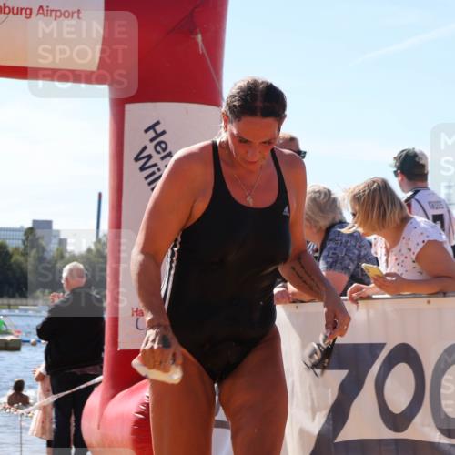 07.09.2025 - 19. Norderstedt Triathlon Luisa Fischer http://msf.ph/oto/8764308 07.09.2025 12:31:25 Schwimmen 745 meine-sportfotos.de