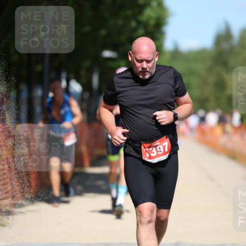 07.09.2025 - 19. Norderstedt Triathlon Michael Strokosch http://msf.ph/oto/8764336 07.09.2025 13:19:56 Laufen 161, 205, 808, 1321, 1397 meine-sportfotos.de