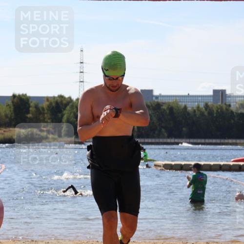 07.09.2025 - 19. Norderstedt Triathlon Luisa Fischer http://msf.ph/oto/8764358 07.09.2025 12:31:35 Schwimmen 142, 745 meine-sportfotos.de