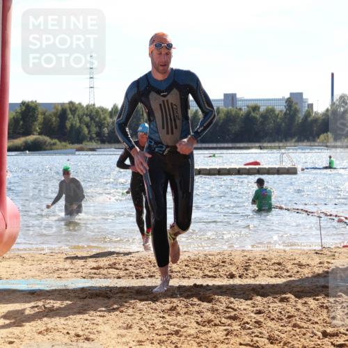 07.09.2025 - 19. Norderstedt Triathlon Luisa Fischer http://msf.ph/oto/8764361 07.09.2025 15:03:20 Schwimmen 927, 1409 meine-sportfotos.de