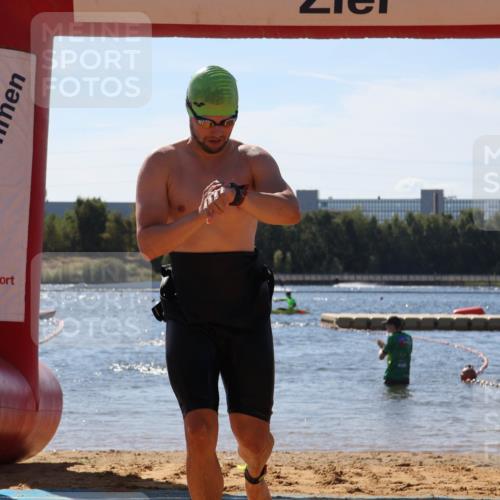 07.09.2025 - 19. Norderstedt Triathlon Luisa Fischer http://msf.ph/oto/8764370 07.09.2025 12:31:36 Schwimmen 142, 745 meine-sportfotos.de