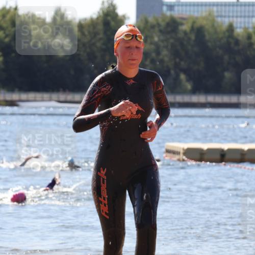 07.09.2025 - 19. Norderstedt Triathlon Luisa Fischer http://msf.ph/oto/8764375 07.09.2025 12:31:49 Schwimmen 346 meine-sportfotos.de