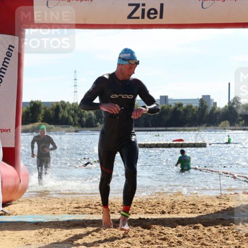 07.09.2025 - 19. Norderstedt Triathlon Luisa Fischer http://msf.ph/oto/8764381 07.09.2025 15:03:23 Schwimmen 927, 1409, 1415 meine-sportfotos.de
