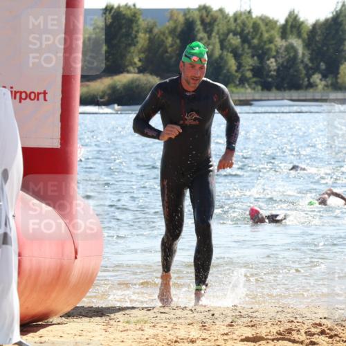 07.09.2025 - 19. Norderstedt Triathlon Luisa Fischer http://msf.ph/oto/8764391 07.09.2025 15:03:25 Schwimmen 927, 1409, 1415 meine-sportfotos.de