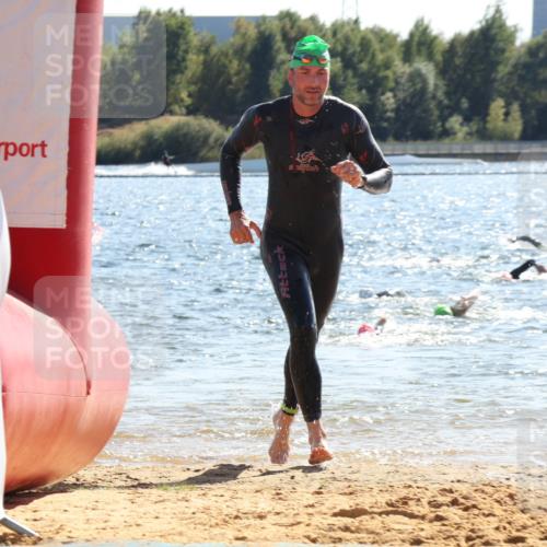 07.09.2025 - 19. Norderstedt Triathlon Luisa Fischer http://msf.ph/oto/8764395 07.09.2025 15:03:25 Schwimmen 927, 1409, 1415 meine-sportfotos.de