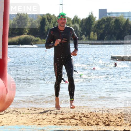 07.09.2025 - 19. Norderstedt Triathlon Luisa Fischer http://msf.ph/oto/8764399 07.09.2025 15:03:25 Schwimmen 927, 1409, 1415 meine-sportfotos.de