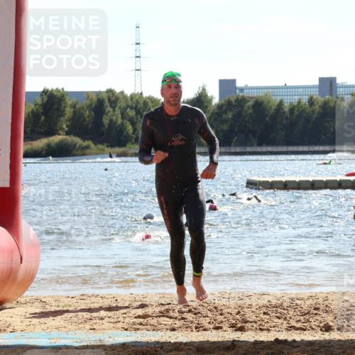 07.09.2025 - 19. Norderstedt Triathlon Luisa Fischer http://msf.ph/oto/8764406 07.09.2025 15:03:26 Schwimmen 927, 1409, 1415 meine-sportfotos.de