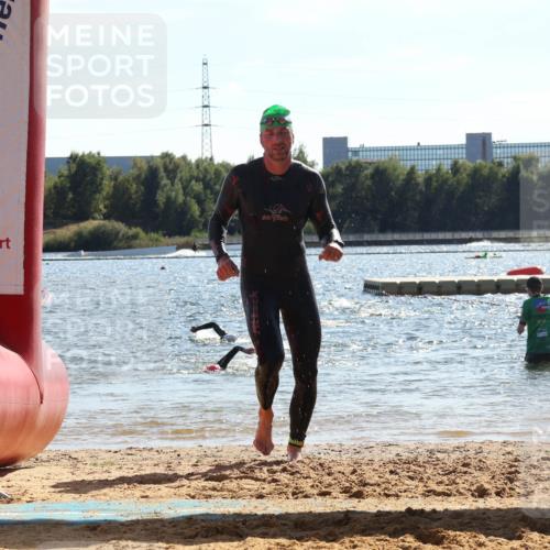 07.09.2025 - 19. Norderstedt Triathlon Luisa Fischer http://msf.ph/oto/8764408 07.09.2025 15:03:26 Schwimmen 927, 1409, 1415 meine-sportfotos.de