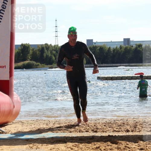 07.09.2025 - 19. Norderstedt Triathlon Luisa Fischer http://msf.ph/oto/8764409 07.09.2025 15:03:27 Schwimmen 927, 1409, 1415 meine-sportfotos.de