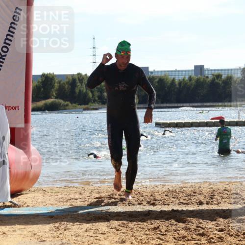 07.09.2025 - 19. Norderstedt Triathlon Luisa Fischer http://msf.ph/oto/8764412 07.09.2025 15:03:27 Schwimmen 927, 1409, 1415 meine-sportfotos.de