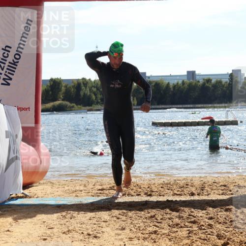 07.09.2025 - 19. Norderstedt Triathlon Luisa Fischer http://msf.ph/oto/8764418 07.09.2025 15:03:27 Schwimmen 927, 1409, 1415 meine-sportfotos.de