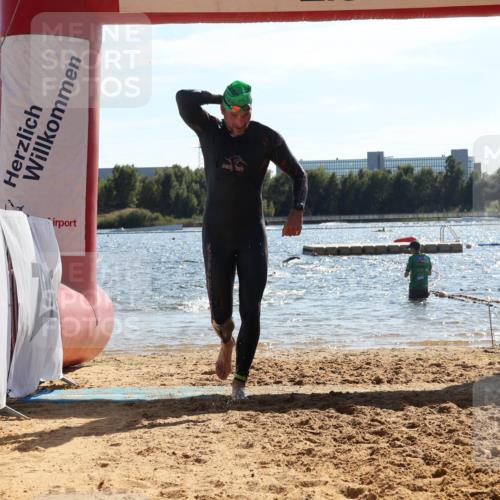 07.09.2025 - 19. Norderstedt Triathlon Luisa Fischer http://msf.ph/oto/8764420 07.09.2025 15:03:28 Schwimmen 927, 1409, 1415 meine-sportfotos.de