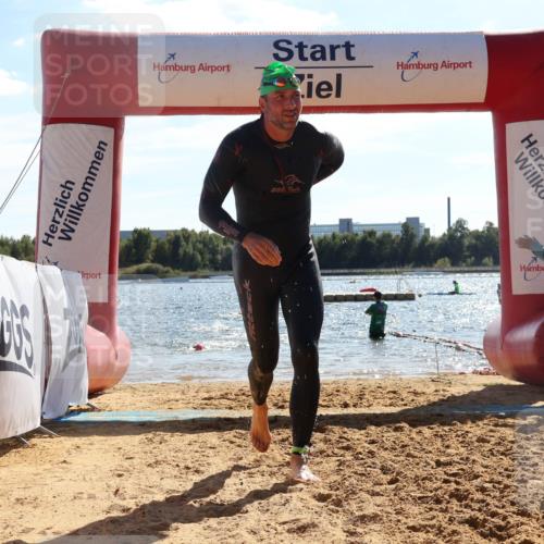 07.09.2025 - 19. Norderstedt Triathlon Luisa Fischer http://msf.ph/oto/8764437 07.09.2025 15:03:29 Schwimmen 927, 1409, 1415 meine-sportfotos.de