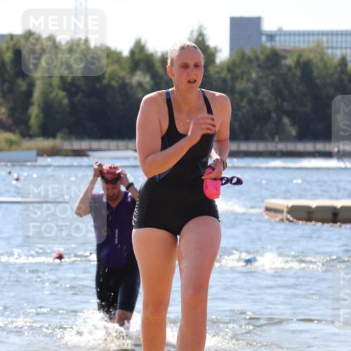 07.09.2025 - 19. Norderstedt Triathlon Luisa Fischer http://msf.ph/oto/8764439 07.09.2025 12:32:09 Schwimmen 179, 1388 meine-sportfotos.de