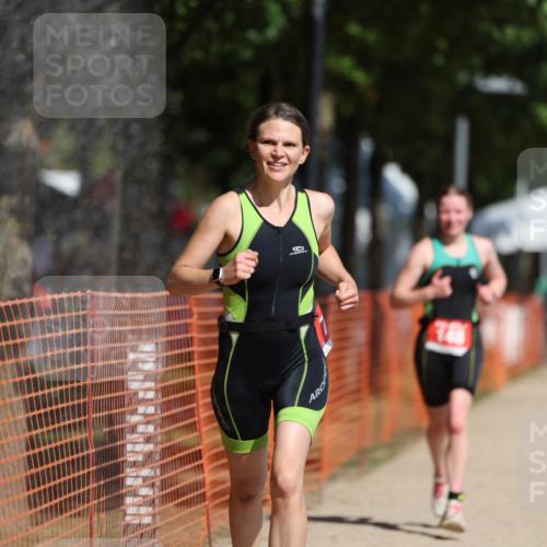 07.09.2025 - 19. Norderstedt Triathlon Michael Strokosch http://msf.ph/oto/8764441 07.09.2025 12:12:29 Laufen 148, 778 meine-sportfotos.de