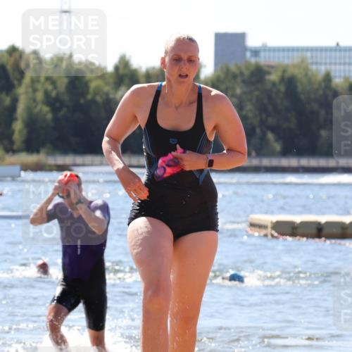 07.09.2025 - 19. Norderstedt Triathlon Luisa Fischer http://msf.ph/oto/8764446 07.09.2025 12:32:09 Schwimmen 179, 1388 meine-sportfotos.de