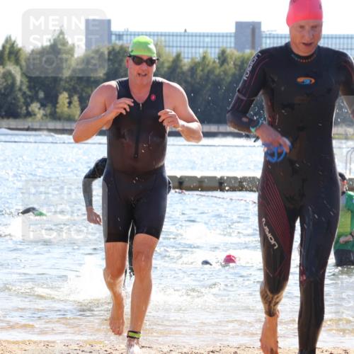 07.09.2025 - 19. Norderstedt Triathlon Luisa Fischer http://msf.ph/oto/8764454 07.09.2025 15:03:41 Schwimmen 1435, 1533, 1534 meine-sportfotos.de