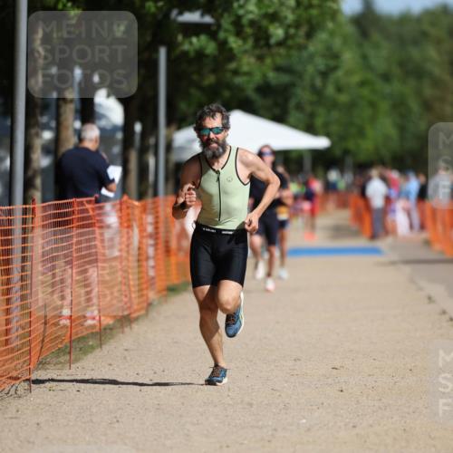 07.09.2025 - 19. Norderstedt Triathlon Michael Strokosch http://msf.ph/oto/8764461 07.09.2025 11:31:17 Laufen 196, 1171 meine-sportfotos.de