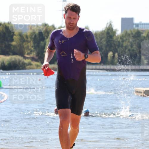 07.09.2025 - 19. Norderstedt Triathlon Luisa Fischer http://msf.ph/oto/8764492 07.09.2025 12:32:13 Schwimmen 179, 1388 meine-sportfotos.de