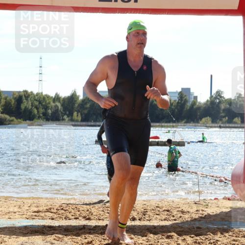 07.09.2025 - 19. Norderstedt Triathlon Luisa Fischer http://msf.ph/oto/8764494 07.09.2025 15:03:44 Schwimmen 1435, 1533, 1534 meine-sportfotos.de