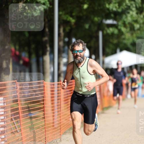 07.09.2025 - 19. Norderstedt Triathlon Michael Strokosch http://msf.ph/oto/8764503 07.09.2025 11:31:19 Laufen 196, 1171, 1198 meine-sportfotos.de