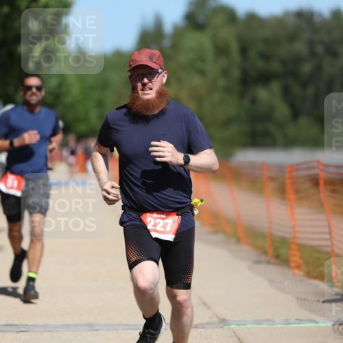 07.09.2025 - 19. Norderstedt Triathlon Michael Strokosch http://msf.ph/oto/8764525 07.09.2025 12:58:24 Laufen 194, 227, 251 meine-sportfotos.de