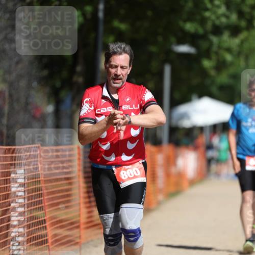 07.09.2025 - 19. Norderstedt Triathlon Michael Strokosch http://msf.ph/oto/8764601 07.09.2025 12:12:45 Laufen 136, 800, 846 meine-sportfotos.de