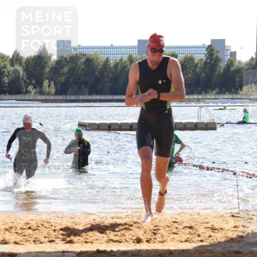 07.09.2025 - 19. Norderstedt Triathlon Luisa Fischer http://msf.ph/oto/8764609 07.09.2025 15:03:55 Schwimmen 913, 914, 1435, 1528, 1534 meine-sportfotos.de