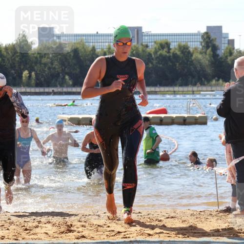 07.09.2025 - 19. Norderstedt Triathlon Luisa Fischer http://msf.ph/oto/8764621 07.09.2025 12:33:48 Schwimmen 232, 331, 799, 1389 meine-sportfotos.de