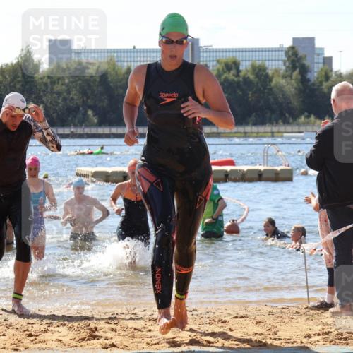 07.09.2025 - 19. Norderstedt Triathlon Luisa Fischer http://msf.ph/oto/8764626 07.09.2025 12:33:48 Schwimmen 232, 331, 799, 1389 meine-sportfotos.de