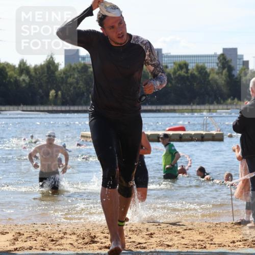 07.09.2025 - 19. Norderstedt Triathlon Luisa Fischer http://msf.ph/oto/8764651 07.09.2025 12:33:50 Schwimmen 232, 331, 799, 1389 meine-sportfotos.de