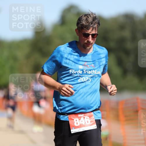07.09.2025 - 19. Norderstedt Triathlon Michael Strokosch http://msf.ph/oto/8764675 07.09.2025 12:12:49 Laufen 136, 800, 846 meine-sportfotos.de