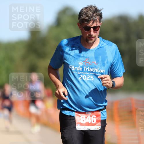 07.09.2025 - 19. Norderstedt Triathlon Michael Strokosch http://msf.ph/oto/8764678 07.09.2025 12:12:49 Laufen 136, 800, 846 meine-sportfotos.de