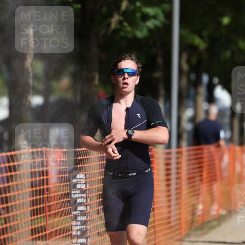 07.09.2025 - 19. Norderstedt Triathlon Michael Strokosch http://msf.ph/oto/8764698 07.09.2025 11:31:24 Laufen 196, 1160, 1198 meine-sportfotos.de