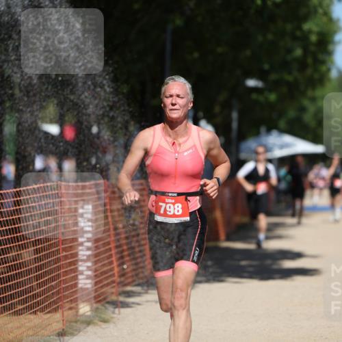 07.09.2025 - 19. Norderstedt Triathlon Michael Strokosch http://msf.ph/oto/8764703 07.09.2025 13:20:10 Laufen 781, 798 meine-sportfotos.de