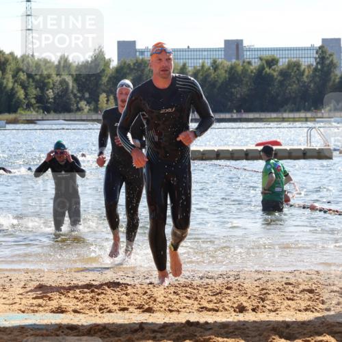 07.09.2025 - 19. Norderstedt Triathlon Luisa Fischer http://msf.ph/oto/8764708 07.09.2025 15:04:53 Schwimmen 868, 938 meine-sportfotos.de